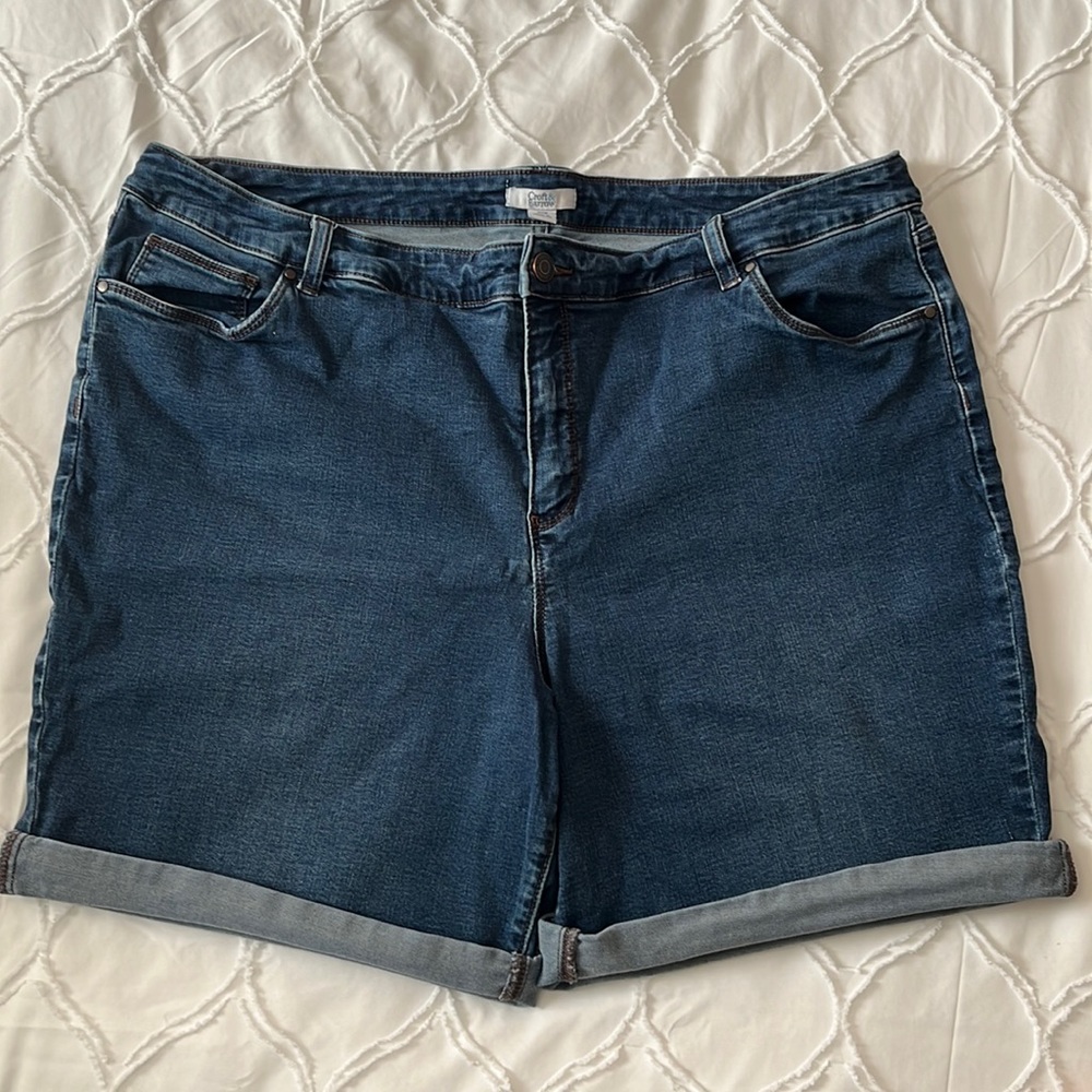 Ladies stretch denim shorts